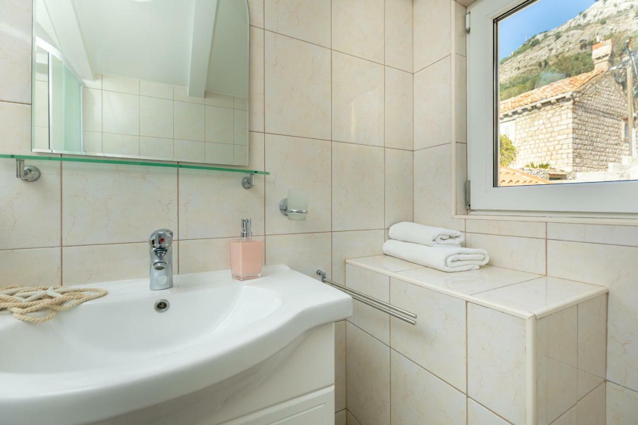 Eburneus A19 * Dubrovnik